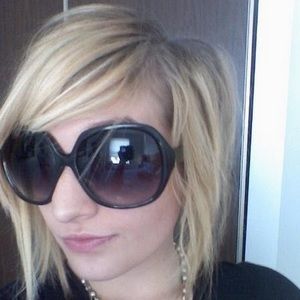 Meet your Posher, Alexandra